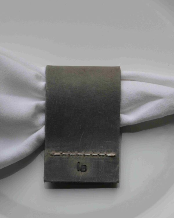Servetring leder grijs